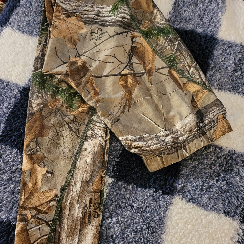 Camo color leggings. New.